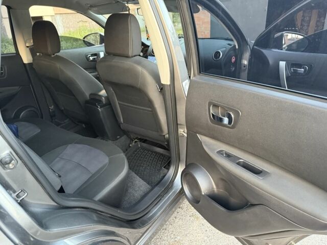 Серый Ниссан Кашкай, объемом двигателя 2 л и пробегом 203 тыс. км за 12400 $, фото 6 на Automoto.ua