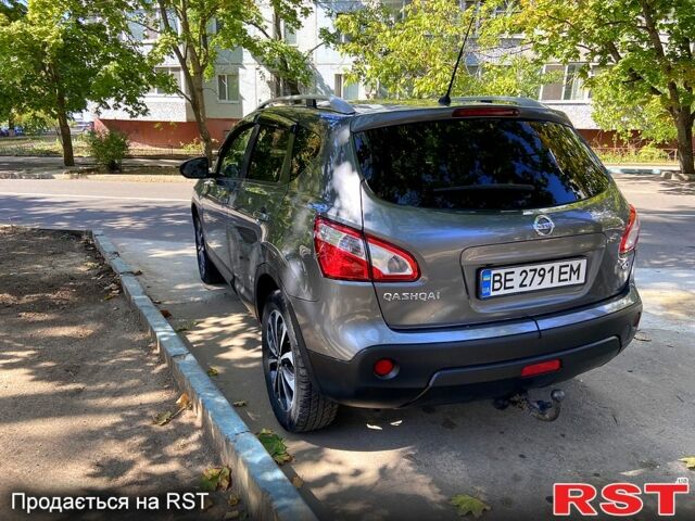 Серый Ниссан Кашкай, объемом двигателя 1.5 л и пробегом 260 тыс. км за 11800 $, фото 3 на Automoto.ua