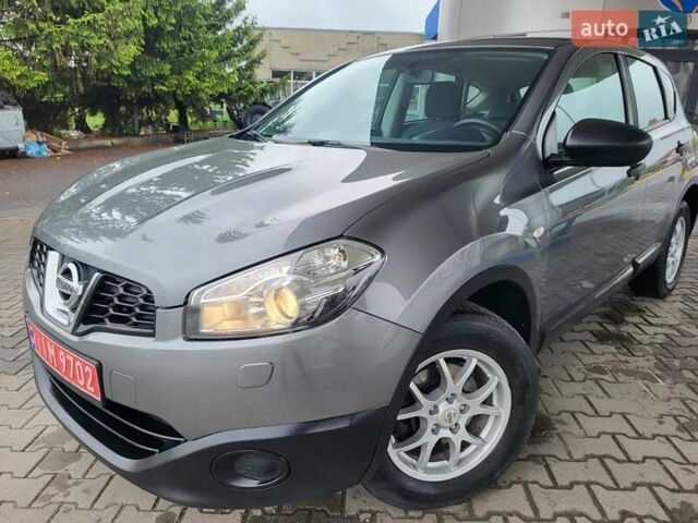 Серый Ниссан Кашкай, объемом двигателя 1.6 л и пробегом 231 тыс. км за 9999 $, фото 4 на Automoto.ua