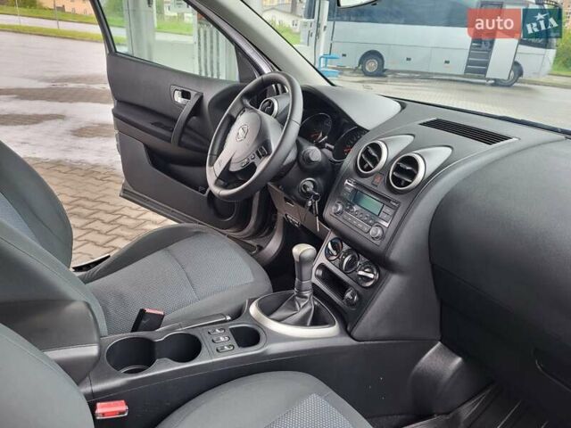 Серый Ниссан Кашкай, объемом двигателя 1.6 л и пробегом 231 тыс. км за 9999 $, фото 129 на Automoto.ua