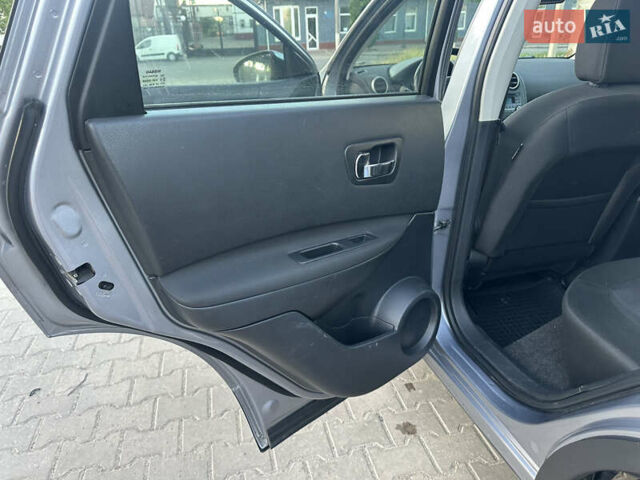 Серый Ниссан Кашкай, объемом двигателя 1.6 л и пробегом 143 тыс. км за 10200 $, фото 27 на Automoto.ua