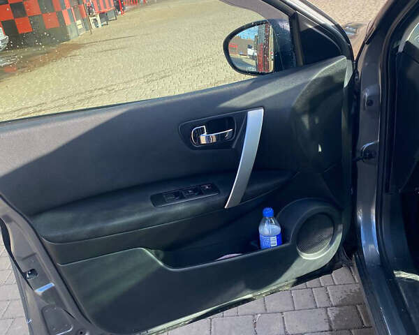 Сірий Ніссан Кашкай, об'ємом двигуна 2 л та пробігом 241 тис. км за 11450 $, фото 15 на Automoto.ua