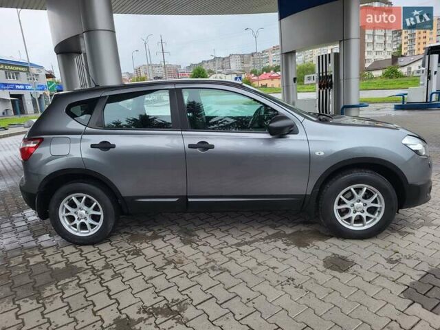 Серый Ниссан Кашкай, объемом двигателя 1.6 л и пробегом 231 тыс. км за 9999 $, фото 22 на Automoto.ua