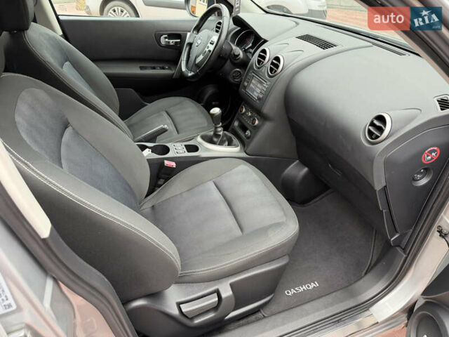 Сірий Ніссан Кашкай, об'ємом двигуна 1.5 л та пробігом 199 тис. км за 11300 $, фото 53 на Automoto.ua