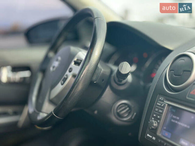 Серый Ниссан Кашкай, объемом двигателя 1.46 л и пробегом 256 тыс. км за 11000 $, фото 27 на Automoto.ua