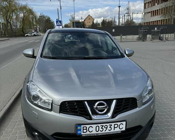 Серый Ниссан Кашкай, объемом двигателя 1.6 л и пробегом 169 тыс. км за 11200 $, фото 1 на Automoto.ua