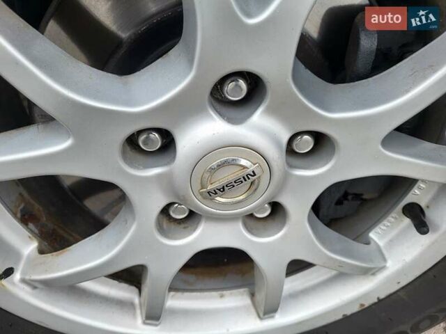 Серый Ниссан Кашкай, объемом двигателя 1.6 л и пробегом 231 тыс. км за 9999 $, фото 151 на Automoto.ua