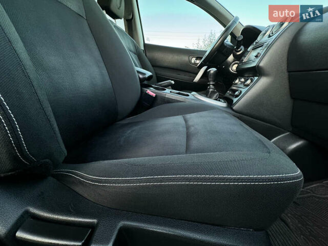 Серый Ниссан Кашкай, объемом двигателя 1.5 л и пробегом 200 тыс. км за 11599 $, фото 86 на Automoto.ua