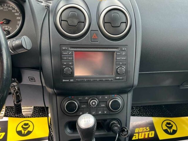 Сірий Ніссан Кашкай, об'ємом двигуна 1.6 л та пробігом 246 тис. км за 11800 $, фото 11 на Automoto.ua