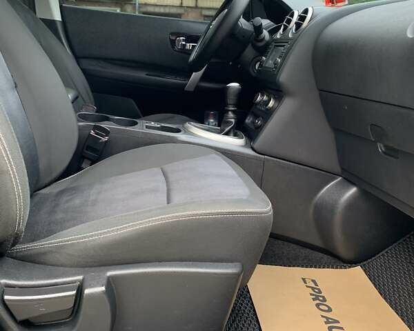 Сірий Ніссан Кашкай, об'ємом двигуна 1.5 л та пробігом 281 тис. км за 10399 $, фото 6 на Automoto.ua