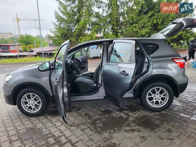 Серый Ниссан Кашкай, объемом двигателя 1.6 л и пробегом 231 тыс. км за 9999 $, фото 64 на Automoto.ua