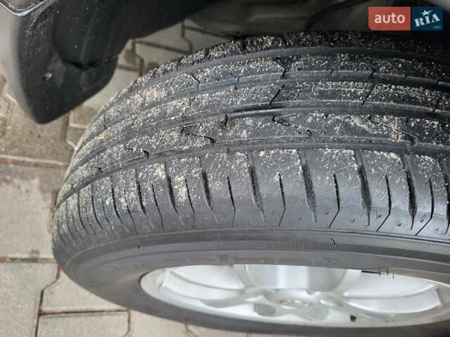 Серый Ниссан Кашкай, объемом двигателя 1.6 л и пробегом 231 тыс. км за 9999 $, фото 153 на Automoto.ua