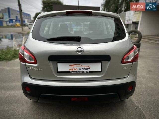 Серый Ниссан Кашкай, объемом двигателя 1.5 л и пробегом 213 тыс. км за 12500 $, фото 5 на Automoto.ua