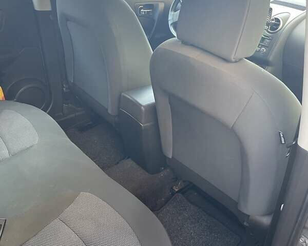 Серый Ниссан Кашкай, объемом двигателя 1.6 л и пробегом 50 тыс. км за 11000 $, фото 1 на Automoto.ua