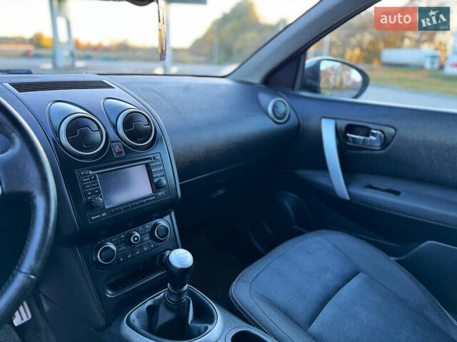 Серый Ниссан Кашкай, объемом двигателя 1.5 л и пробегом 200 тыс. км за 11699 $, фото 82 на Automoto.ua