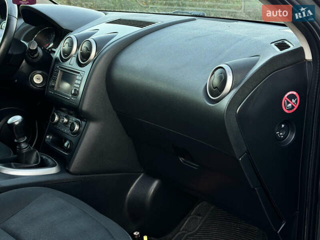 Серый Ниссан Кашкай, объемом двигателя 1.5 л и пробегом 200 тыс. км за 11599 $, фото 80 на Automoto.ua