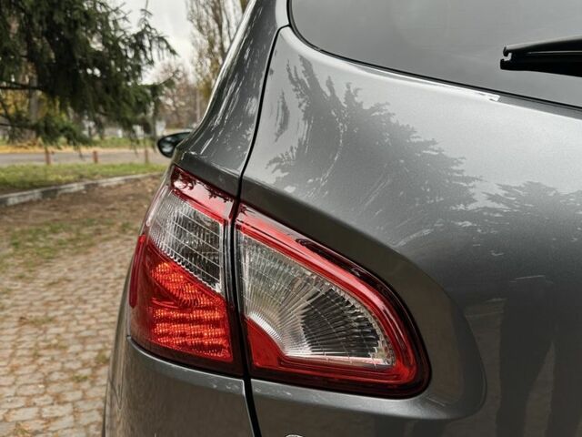 Серый Ниссан Кашкай, объемом двигателя 2 л и пробегом 218 тыс. км за 12700 $, фото 8 на Automoto.ua