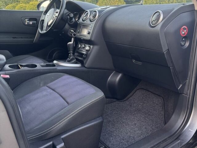 Серый Ниссан Кашкай, объемом двигателя 1.6 л и пробегом 191 тыс. км за 11250 $, фото 9 на Automoto.ua