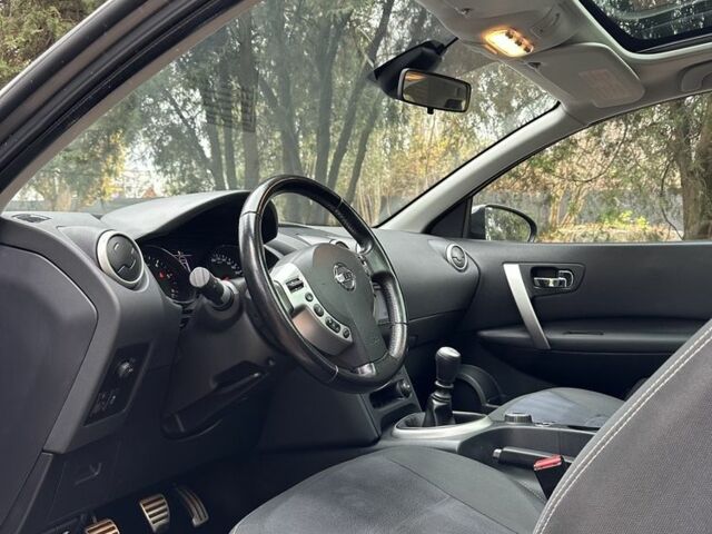 Серый Ниссан Кашкай, объемом двигателя 2 л и пробегом 218 тыс. км за 12700 $, фото 13 на Automoto.ua