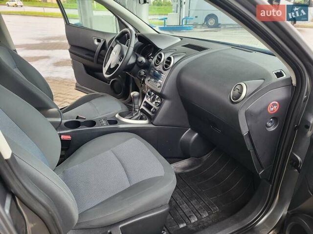 Серый Ниссан Кашкай, объемом двигателя 1.6 л и пробегом 231 тыс. км за 9999 $, фото 126 на Automoto.ua