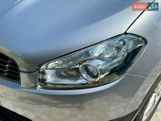 Сірий Ніссан Кашкай, об'ємом двигуна 1.6 л та пробігом 200 тис. км за 9999 $, фото 12 на Automoto.ua