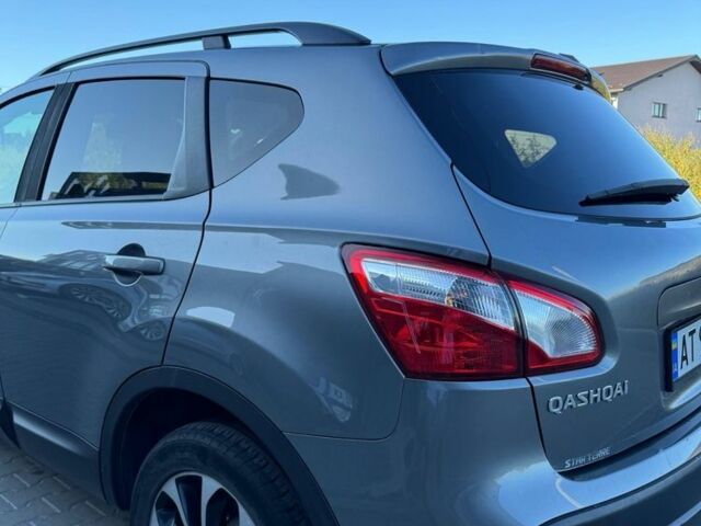 Серый Ниссан Кашкай, объемом двигателя 1.6 л и пробегом 224 тыс. км за 11000 $, фото 4 на Automoto.ua