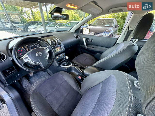 Сірий Ніссан Кашкай, об'ємом двигуна 1.6 л та пробігом 200 тис. км за 9999 $, фото 18 на Automoto.ua