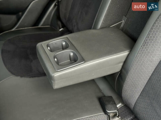 Серый Ниссан Кашкай, объемом двигателя 1.6 л и пробегом 254 тыс. км за 12600 $, фото 57 на Automoto.ua