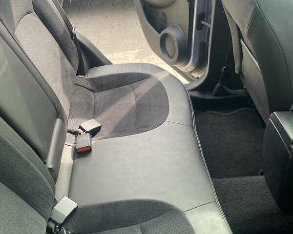 Сірий Ніссан Кашкай, об'ємом двигуна 1.6 л та пробігом 254 тис. км за 11600 $, фото 14 на Automoto.ua