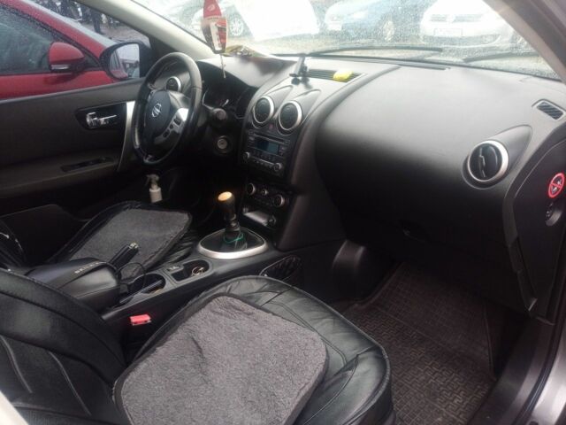 Серый Ниссан Кашкай, объемом двигателя 1.5 л и пробегом 260 тыс. км за 10500 $, фото 4 на Automoto.ua