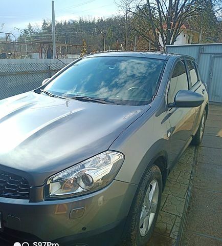 Серый Ниссан Кашкай, объемом двигателя 2 л и пробегом 190 тыс. км за 11600 $, фото 4 на Automoto.ua