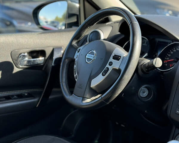 Сірий Ніссан Кашкай, об'ємом двигуна 1.6 л та пробігом 257 тис. км за 11700 $, фото 32 на Automoto.ua