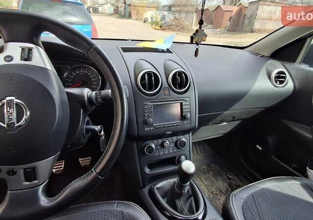 Сірий Ніссан Кашкай, об'ємом двигуна 2 л та пробігом 143 тис. км за 13500 $, фото 1 на Automoto.ua