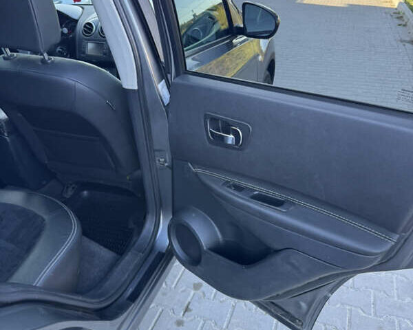 Серый Ниссан Кашкай, объемом двигателя 1.6 л и пробегом 224 тыс. км за 10900 $, фото 21 на Automoto.ua