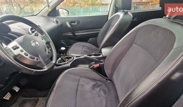 Сірий Ніссан Кашкай, об'ємом двигуна 0 л та пробігом 255 тис. км за 11700 $, фото 1 на Automoto.ua