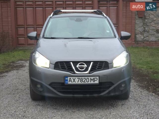 Сірий Ніссан Кашкай, об'ємом двигуна 1.46 л та пробігом 206 тис. км за 11999 $, фото 2 на Automoto.ua