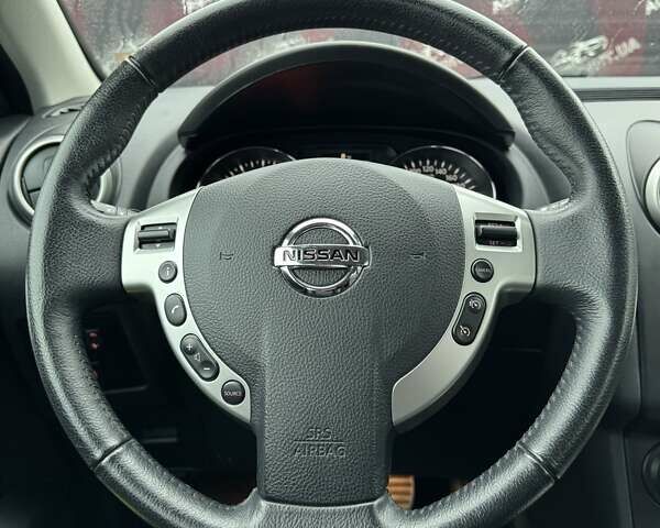 Серый Ниссан Кашкай, объемом двигателя 1.6 л и пробегом 48 тыс. км за 15000 $, фото 17 на Automoto.ua