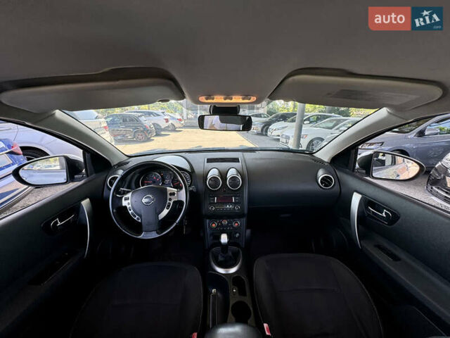 Сірий Ніссан Кашкай, об'ємом двигуна 1.6 л та пробігом 200 тис. км за 9999 $, фото 27 на Automoto.ua