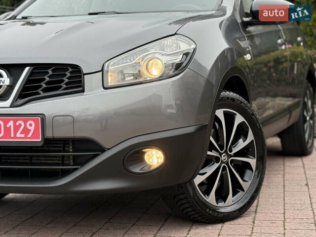 Сірий Ніссан Кашкай, об'ємом двигуна 1.6 л та пробігом 218 тис. км за 11999 $, фото 19 на Automoto.ua