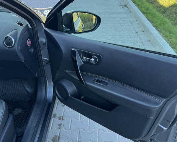 Серый Ниссан Кашкай, объемом двигателя 1.6 л и пробегом 224 тыс. км за 10900 $, фото 22 на Automoto.ua