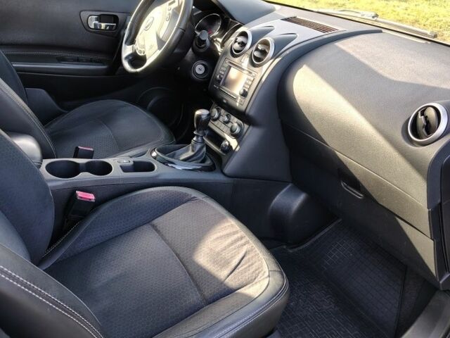 Серый Ниссан Кашкай, объемом двигателя 1.6 л и пробегом 182 тыс. км за 11950 $, фото 5 на Automoto.ua