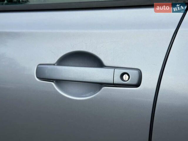 Серый Ниссан Кашкай, объемом двигателя 1.6 л и пробегом 254 тыс. км за 12600 $, фото 25 на Automoto.ua