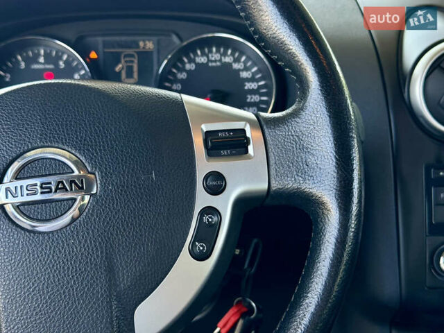 Сірий Ніссан Кашкай, об'ємом двигуна 1.6 л та пробігом 200 тис. км за 9999 $, фото 20 на Automoto.ua