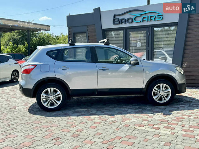 Сірий Ніссан Кашкай, об'ємом двигуна 1.6 л та пробігом 200 тис. км за 9999 $, фото 10 на Automoto.ua