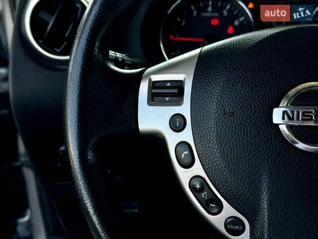 Сірий Ніссан Кашкай, об'ємом двигуна 1.6 л та пробігом 200 тис. км за 9999 $, фото 21 на Automoto.ua