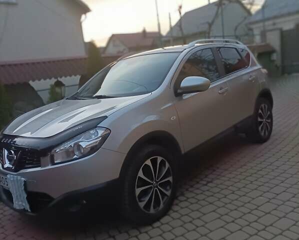 Серый Ниссан Кашкай, объемом двигателя 1.5 л и пробегом 199 тыс. км за 12500 $, фото 1 на Automoto.ua