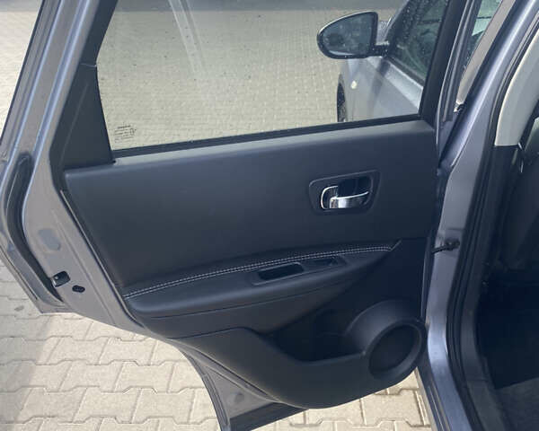 Сірий Ніссан Кашкай, об'ємом двигуна 1.6 л та пробігом 254 тис. км за 11600 $, фото 16 на Automoto.ua