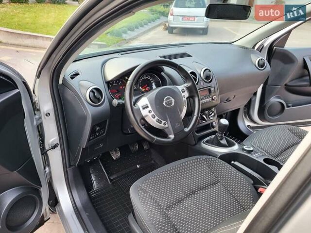Серый Ниссан Кашкай, объемом двигателя 1.6 л и пробегом 227 тыс. км за 10850 $, фото 14 на Automoto.ua