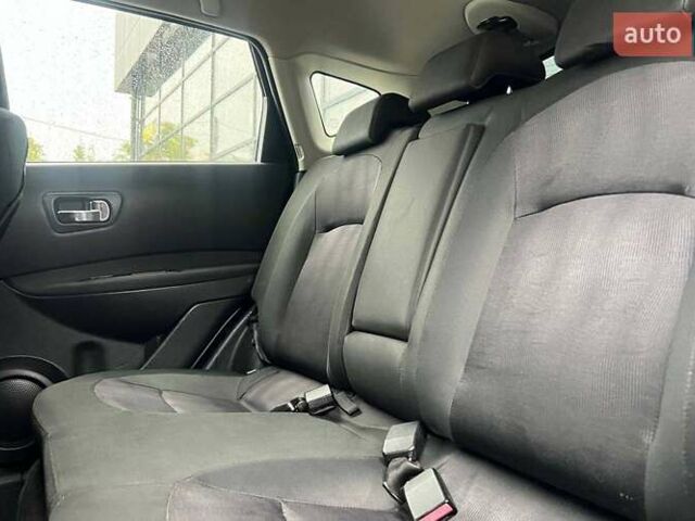 Серый Ниссан Кашкай, объемом двигателя 1.6 л и пробегом 224 тыс. км за 12000 $, фото 18 на Automoto.ua