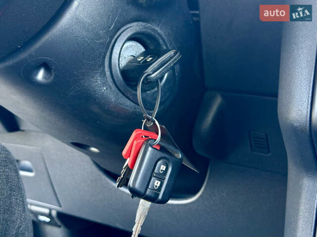 Сірий Ніссан Кашкай, об'ємом двигуна 1.6 л та пробігом 200 тис. км за 9999 $, фото 23 на Automoto.ua